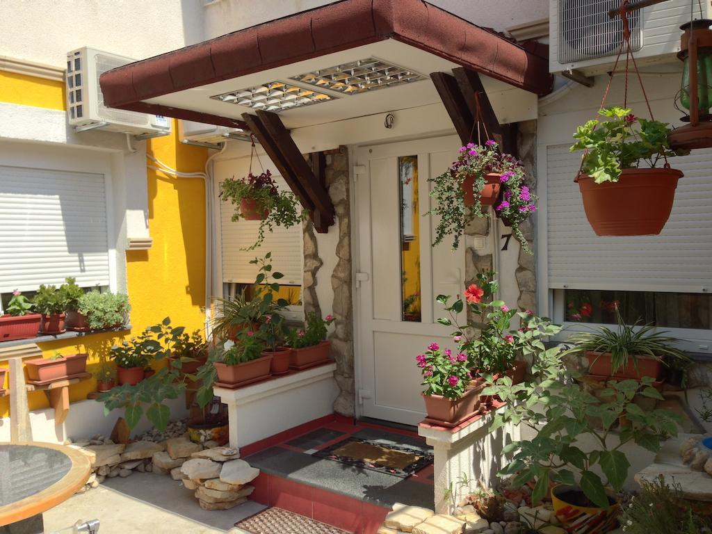 Guesthouse 7Even موستار المظهر الخارجي الصورة